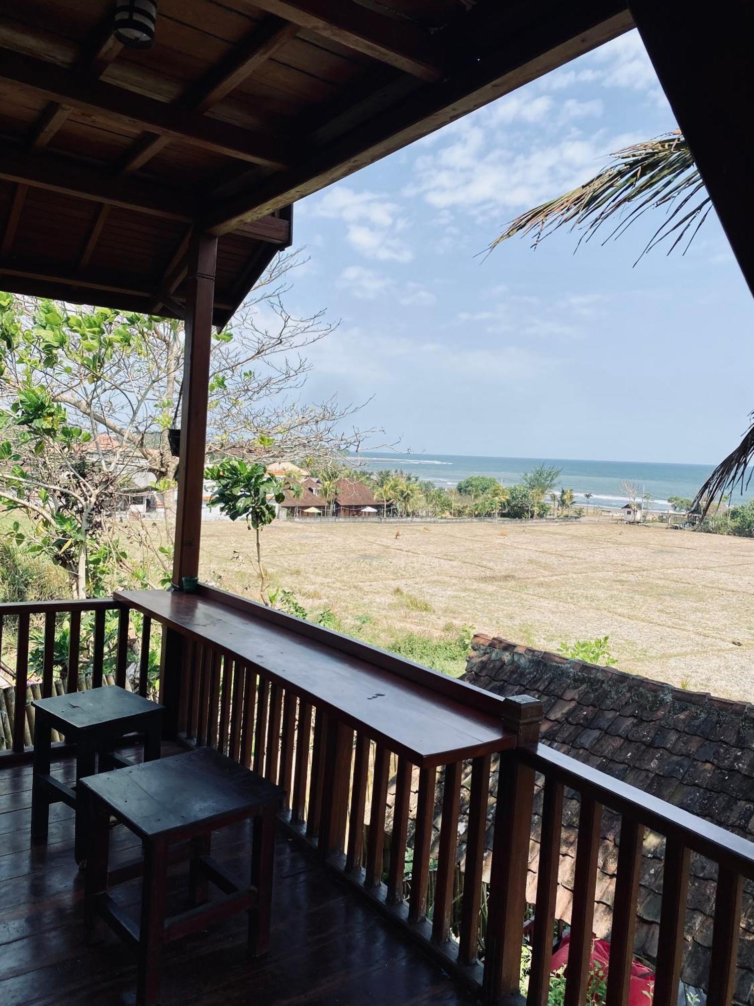 Dikaloha Surfschool And Stay Airsatang Exterior photo